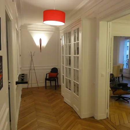 Authentic Tour Eiffel Apartment *